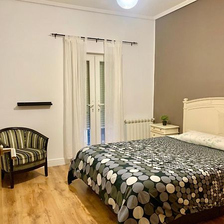 Antolin Yellow Door Ponferrada Εξωτερικό φωτογραφία