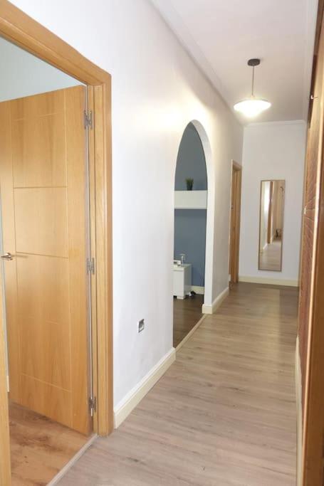 Antolin Yellow Door Ponferrada Εξωτερικό φωτογραφία