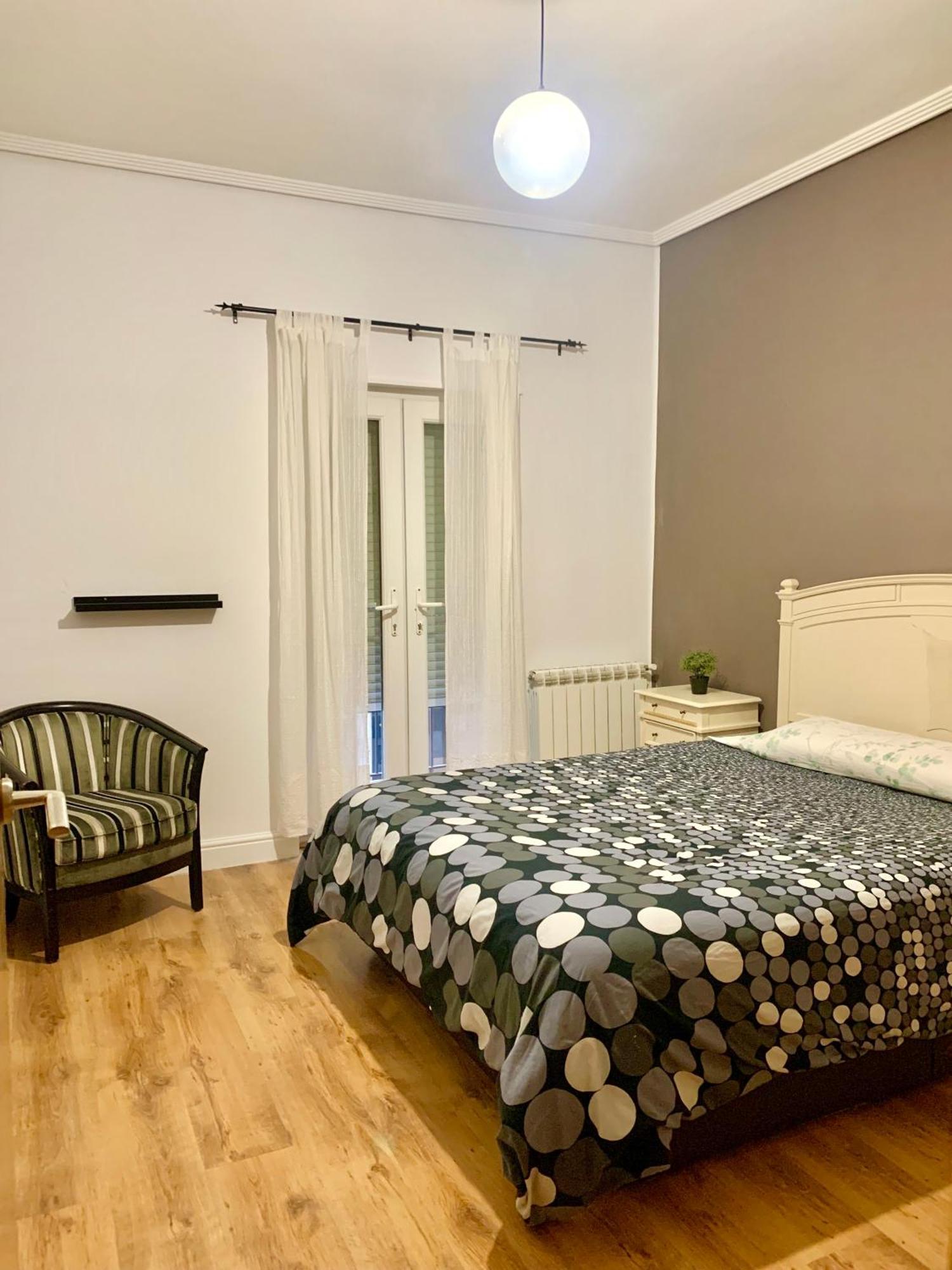 Antolin Yellow Door Ponferrada Εξωτερικό φωτογραφία